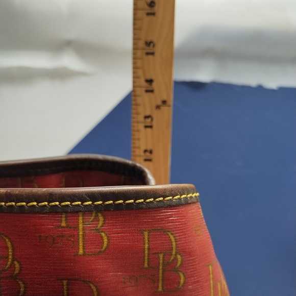 Dooney & Bourke Tote Handbag Womens‎ Multi All Over Logo Print Buckle Closure - Picture 14 of 14